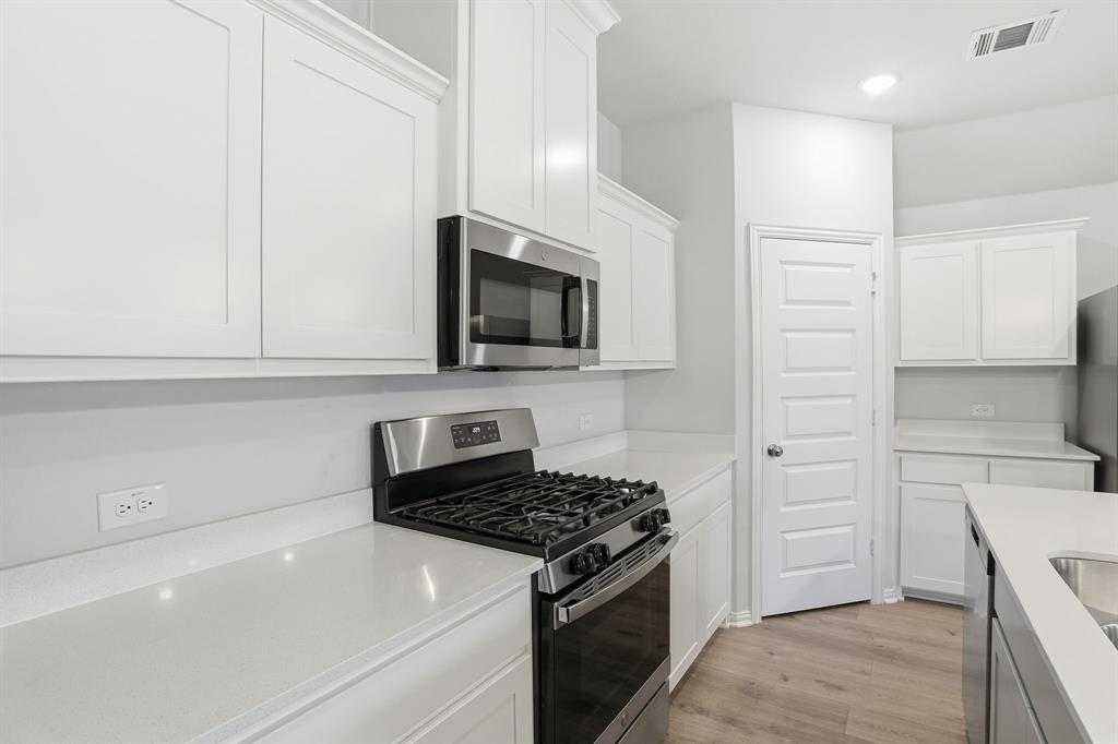 556 Hickory Rdg Drive Van Alstyne, TX 75495 - Photo 12 of 26