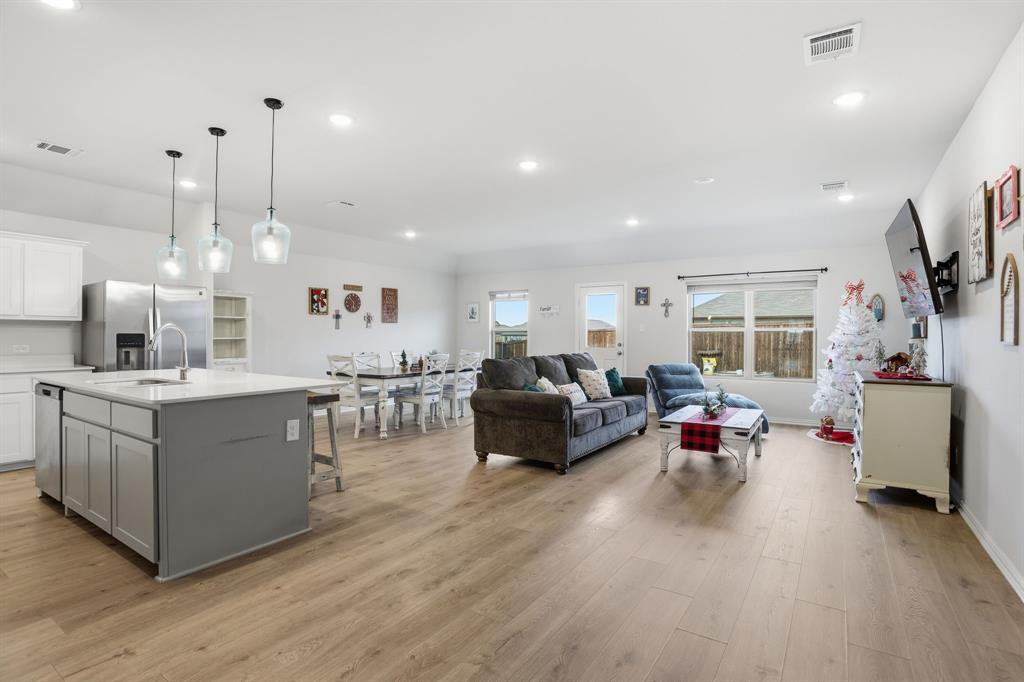 556 Hickory Rdg Drive Van Alstyne, TX 75495 - Photo 6 of 26