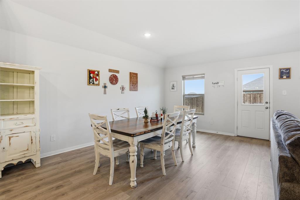 556 Hickory Rdg Drive Van Alstyne, TX 75495 - Photo 8 of 26