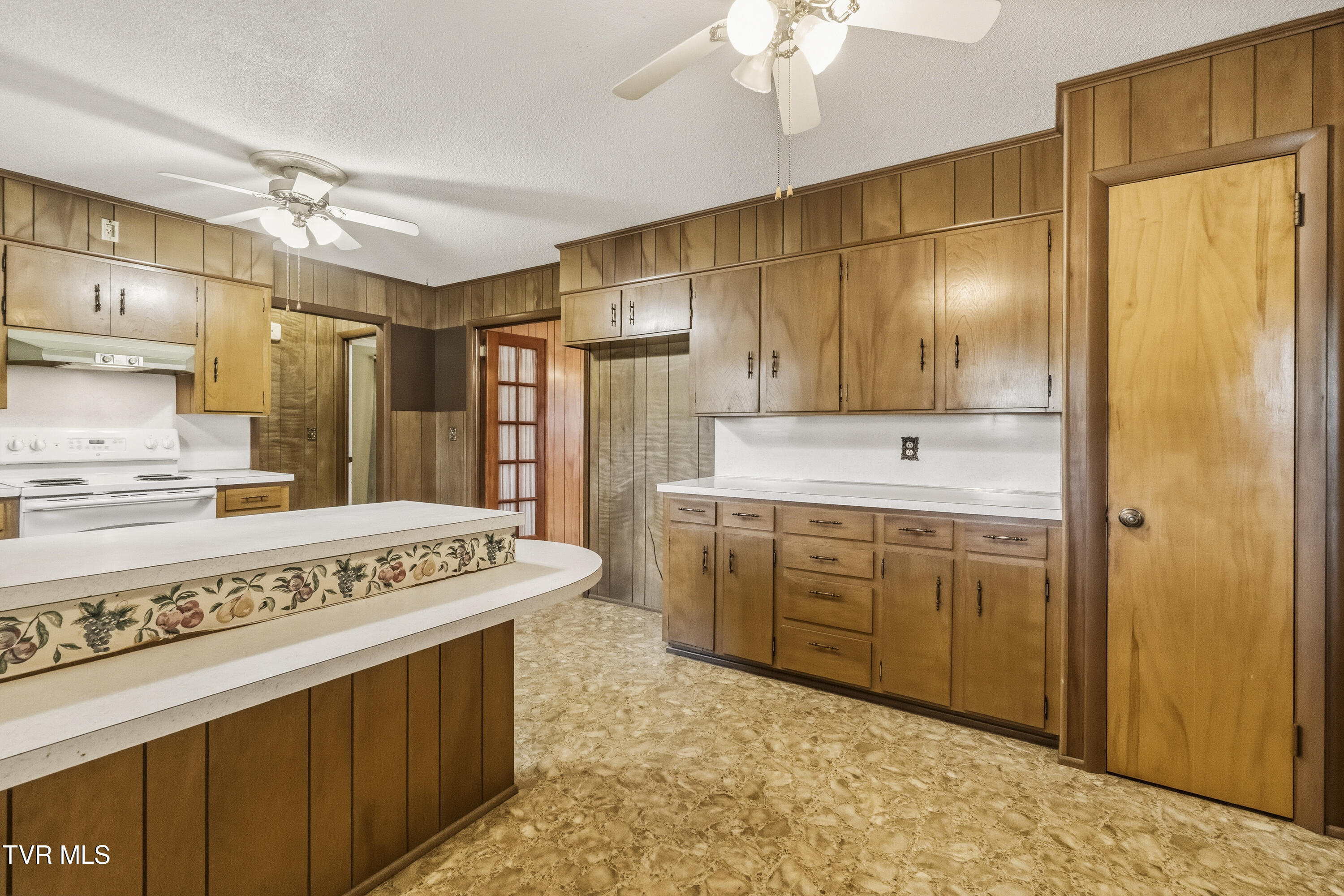 595 East Allens Bridge Road Greeneville, TN 37743 - Photo 8 of 63 8