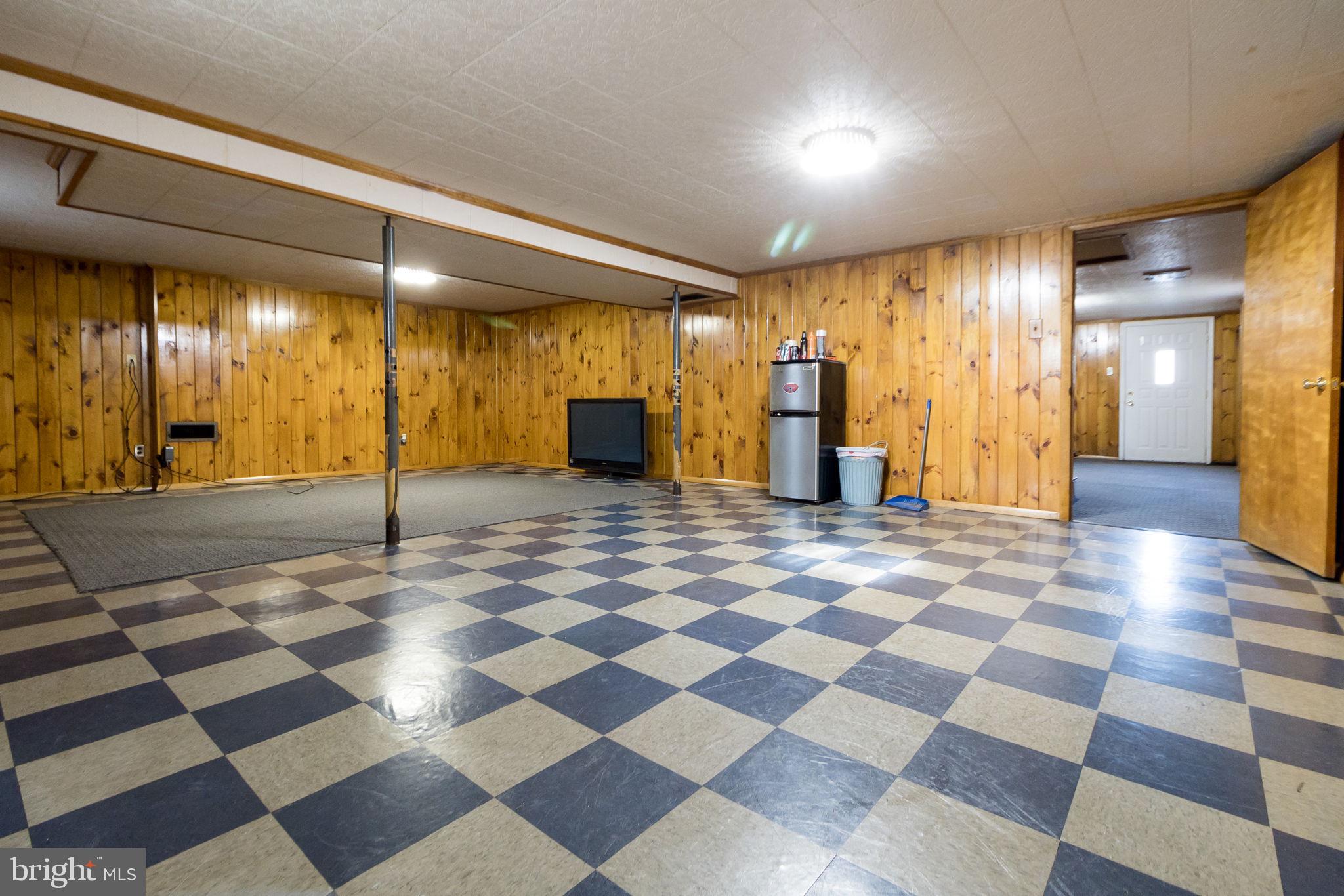 11207 Tippett Road Clinton, MD 20735 - Photo 42 of 76 BASEMENT -
REC ROOM