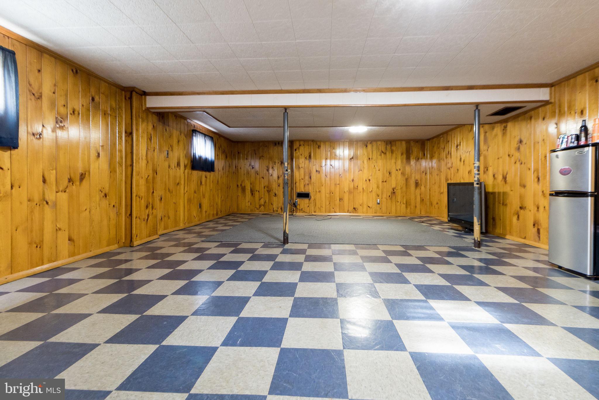 11207 Tippett Road Clinton, MD 20735 - Photo 43 of 76 BASEMENT -
REC ROOM