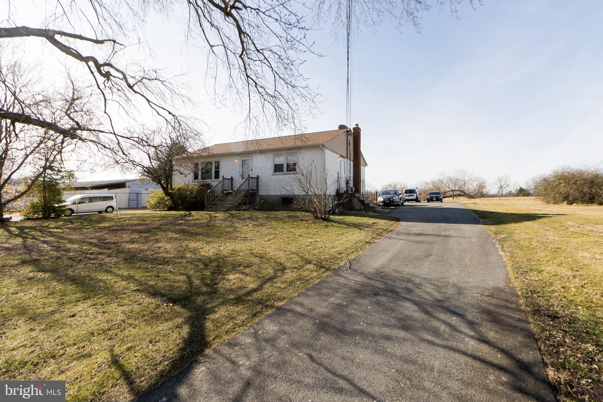 11207 Tippett Road Clinton, MD 20735 - Photo 5 of 76 EXTERIOR-DRIVEWAY