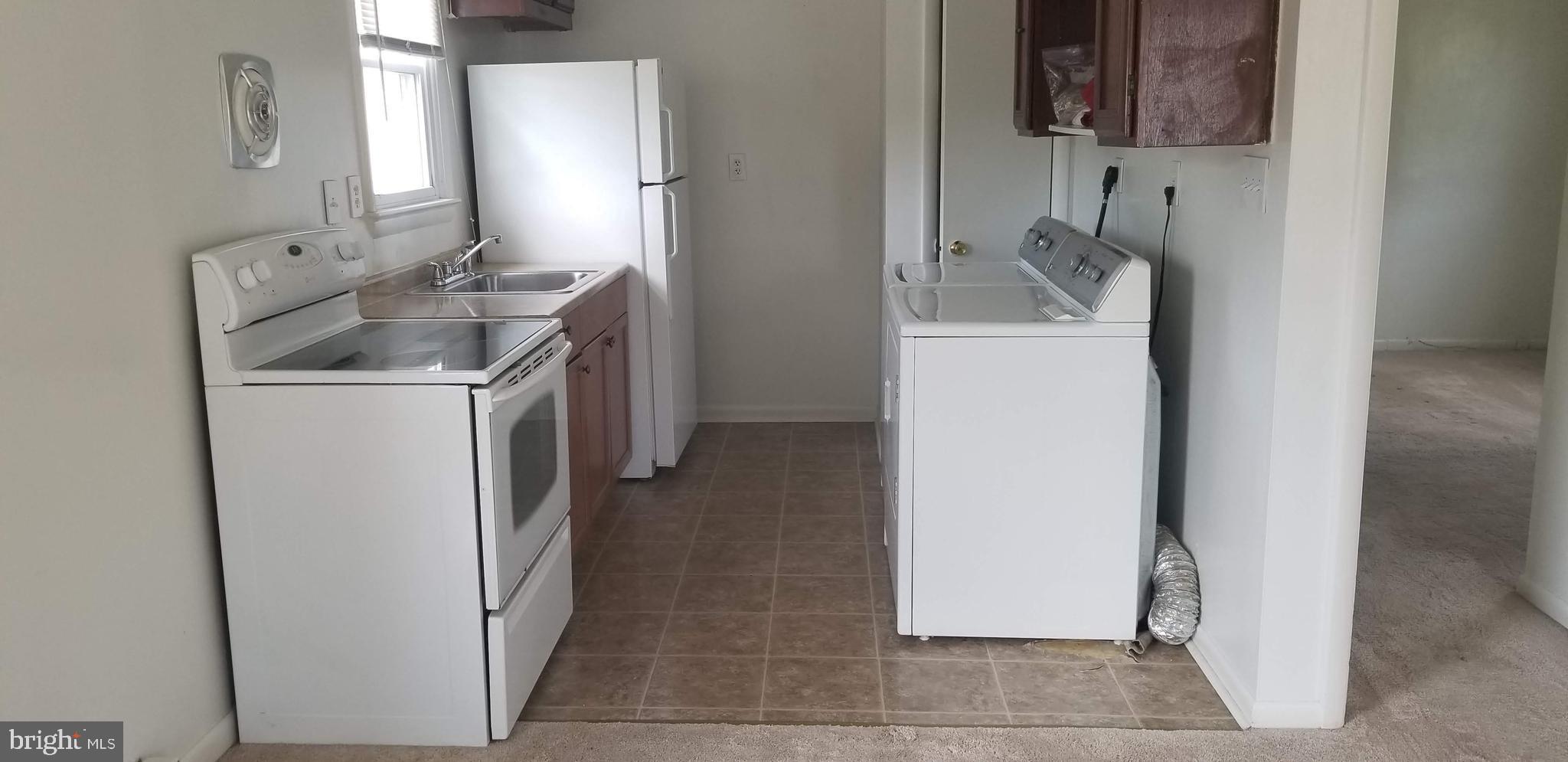 11207 Tippett Road Clinton, MD 20735 - Photo 62 of 76 APARTMENT KITCHEN