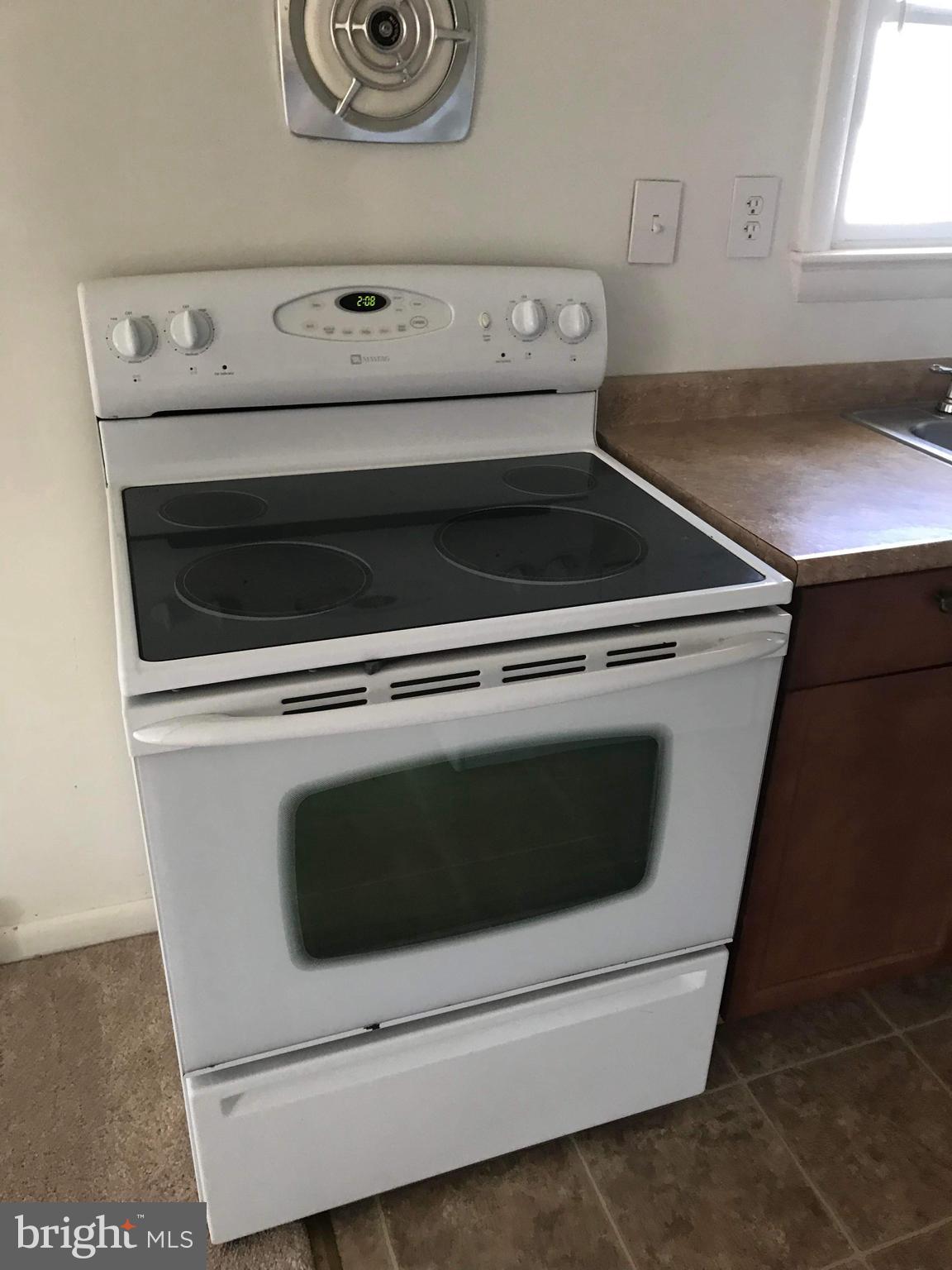 11207 Tippett Road Clinton, MD 20735 - Photo 63 of 76 APARTMENT KITCHEN