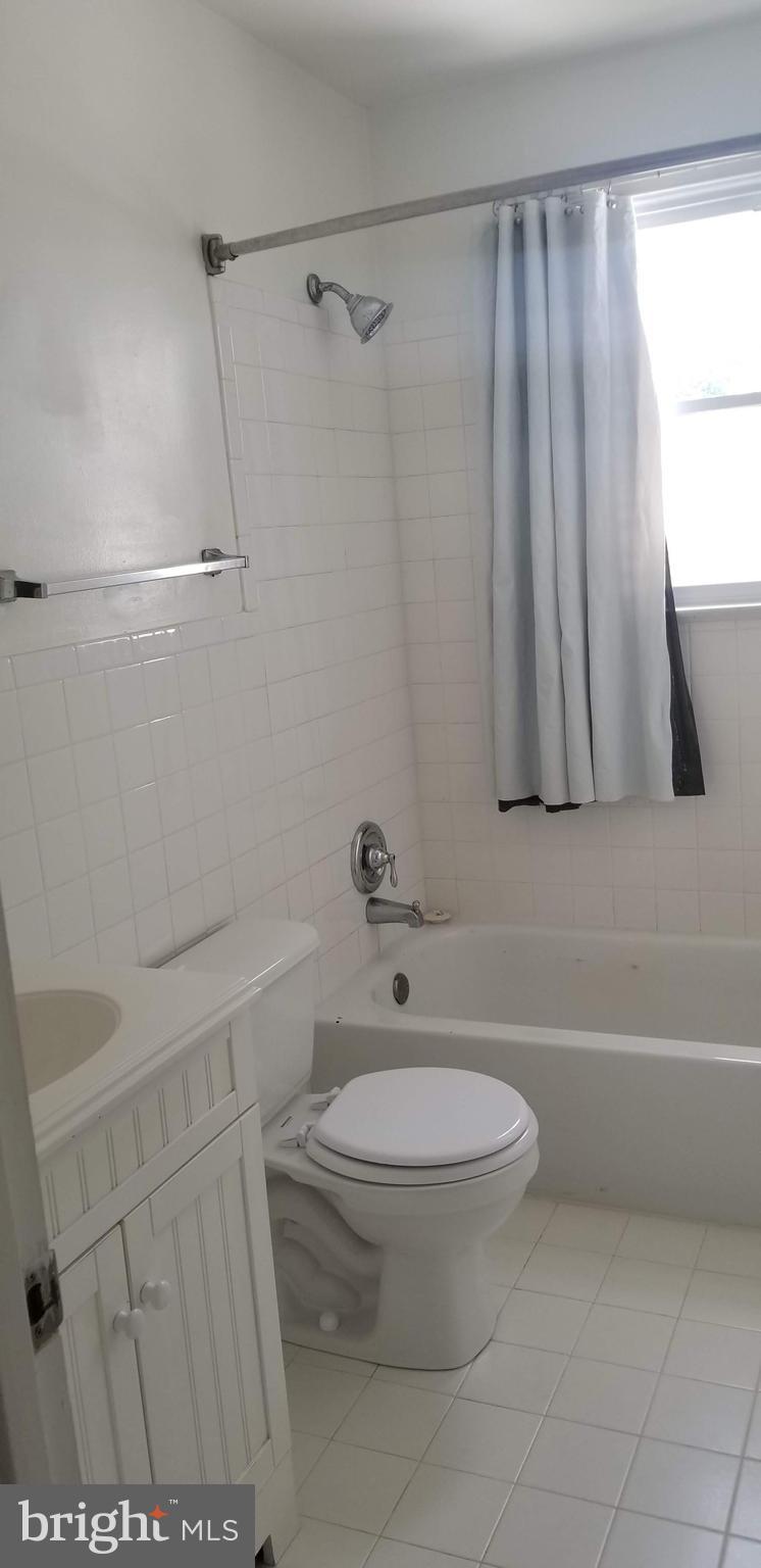 11207 Tippett Road Clinton, MD 20735 - Photo 71 of 76 APARTMENT BATHROOM