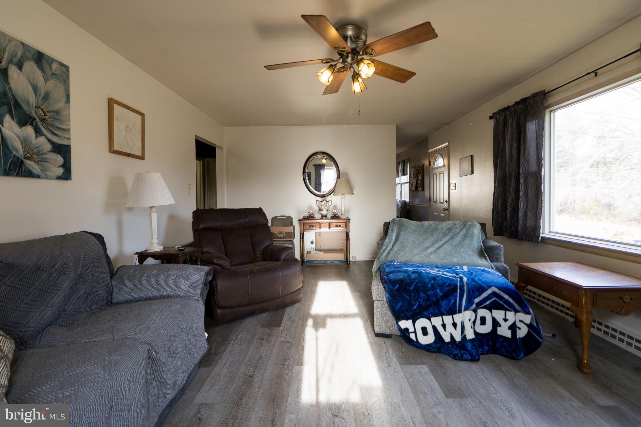 11207 Tippett Road Clinton, MD 20735 - Photo 10 of 76 LIVING ROOM