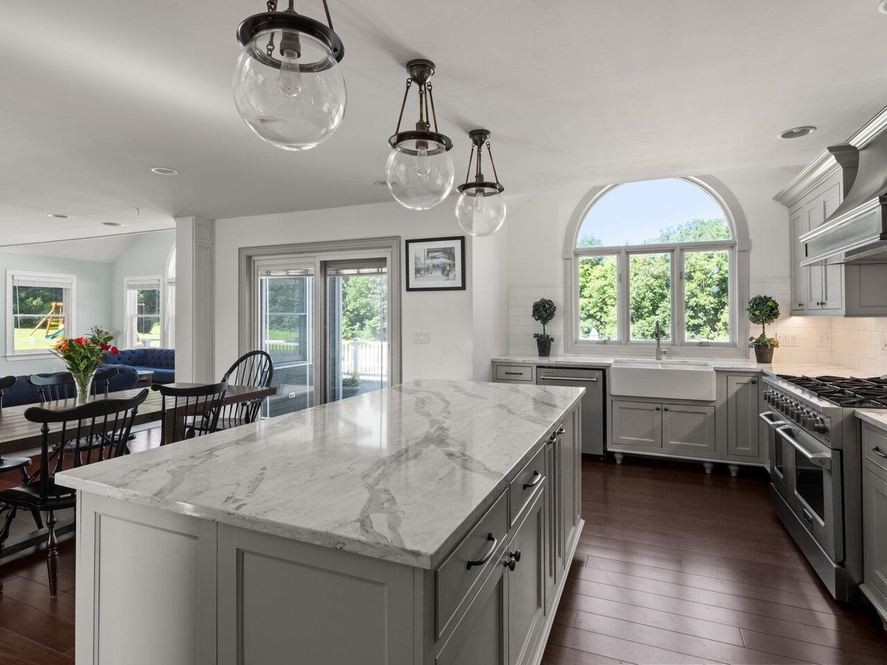 622 Ridgefield Road Shelburne, VT 05482 - Photo 14 of 40