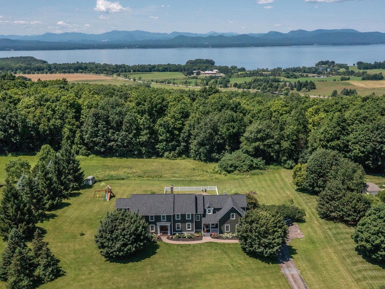 622 Ridgefield Road Shelburne, VT 05482 - Photo 38 of 40