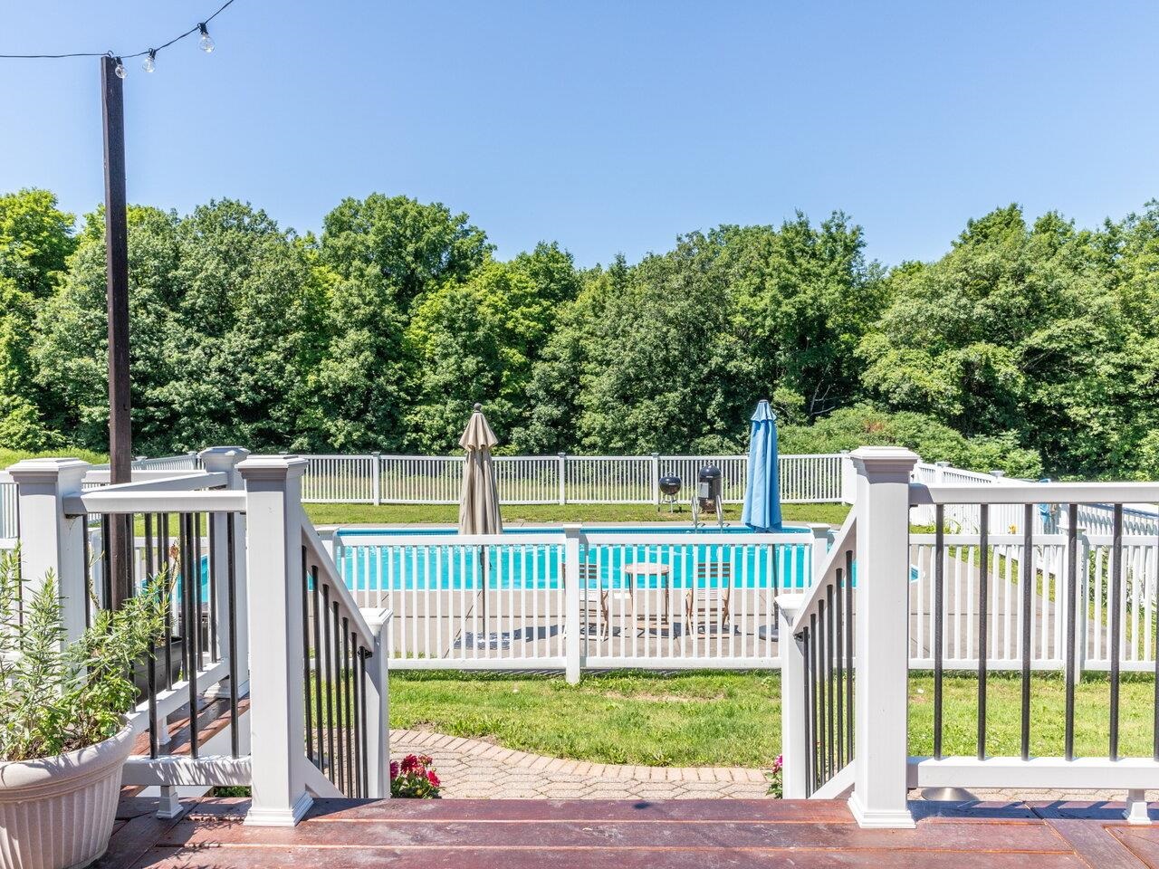 622 Ridgefield Road Shelburne, VT 05482 - Photo 7 of 40