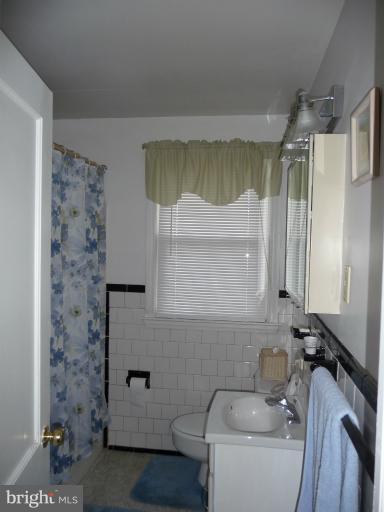 1810 Weyburn Road Baltimore, MD 21237 - Photo 11 of 26 Bath