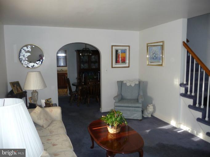1810 Weyburn Road Baltimore, MD 21237 - Photo 5 of 26 Living Room