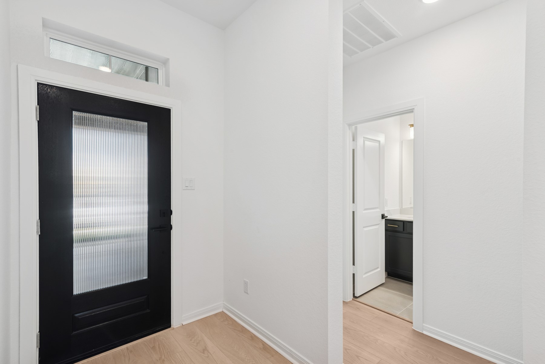 123 Blue River Trail Rosenberg, TX 77471 - Photo 14 of 46 a view of hallway with mirror