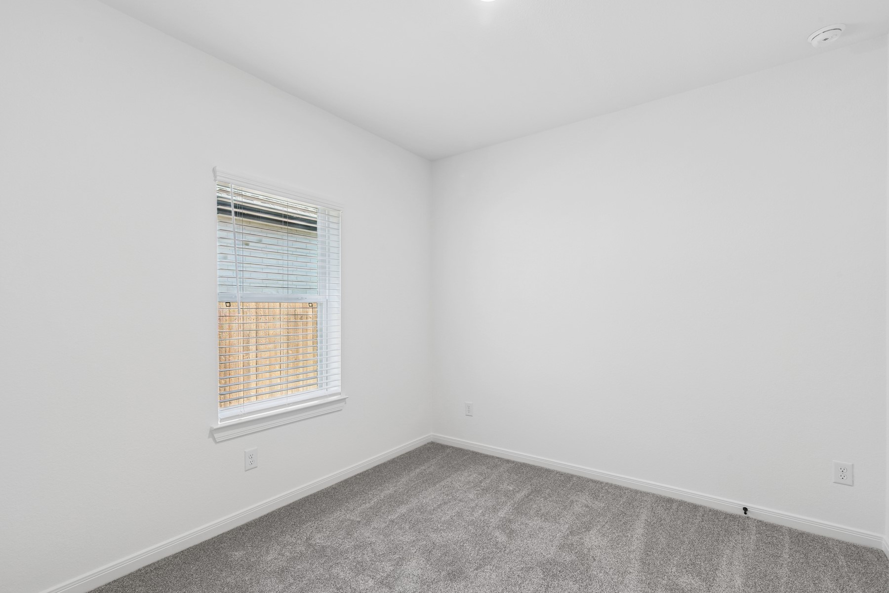 123 Blue River Trail Rosenberg, TX 77471 - Photo 18 of 46 an empty room with windows