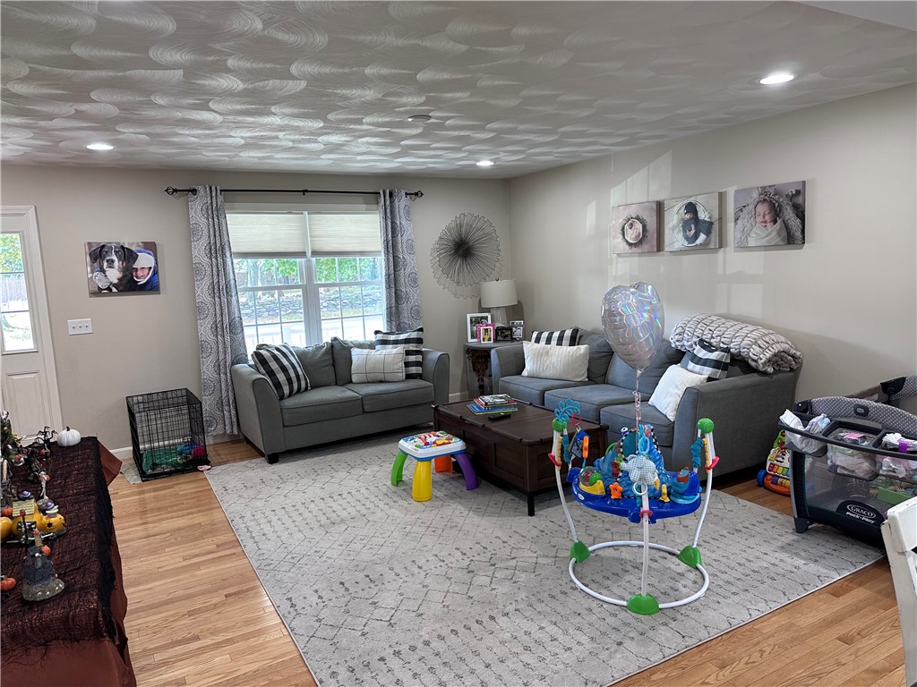 26 Potowomut Road Warwick, RI 02818 - Photo 3 of 11 Gallery Image 3