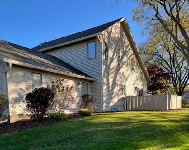 $305,000 | 2 Greenwood Park, Pittsford, NY 14534