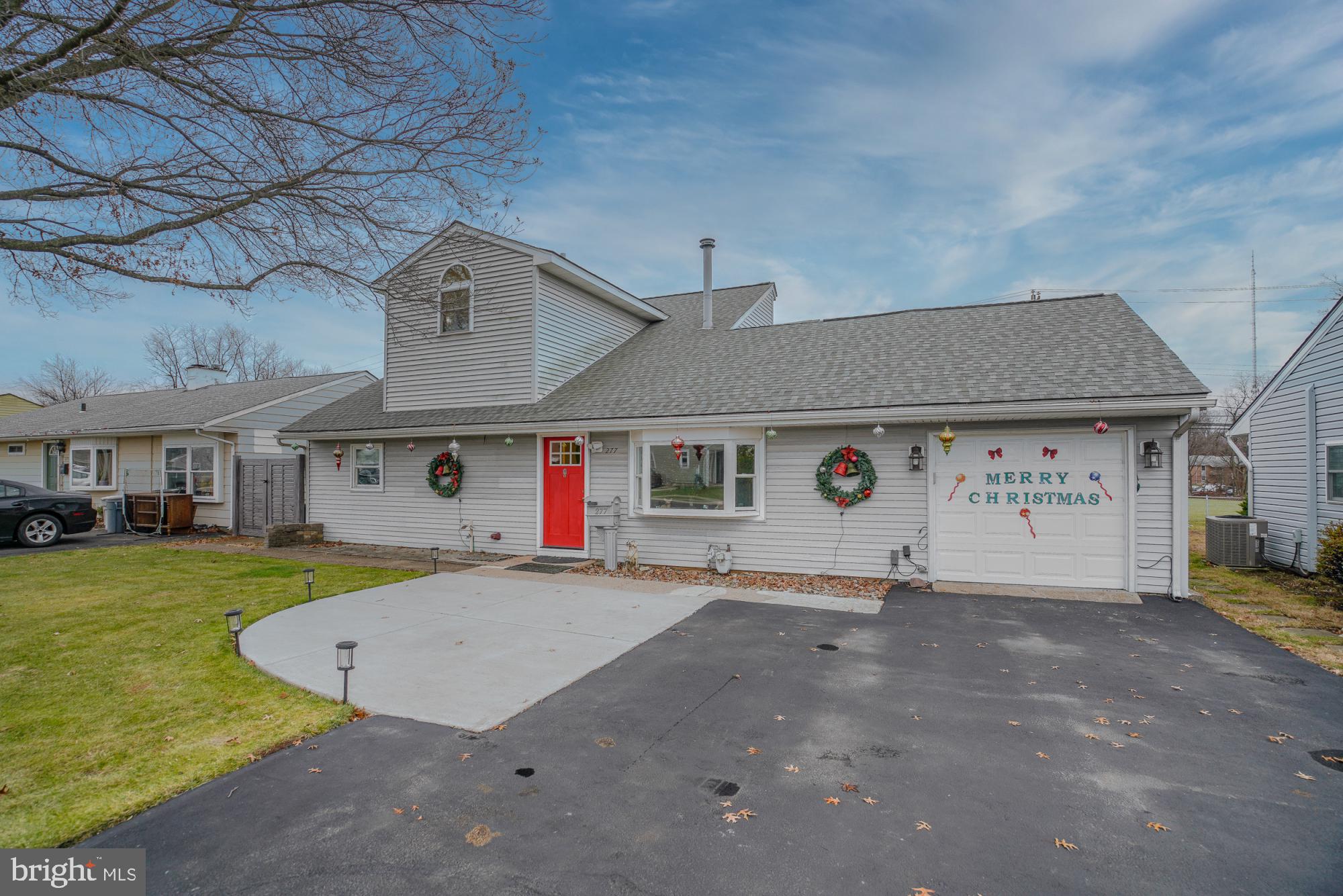 277 Cardiff Road Fairless Hills, PA 19030 - Photo 4 of 62 Gallery Image 4