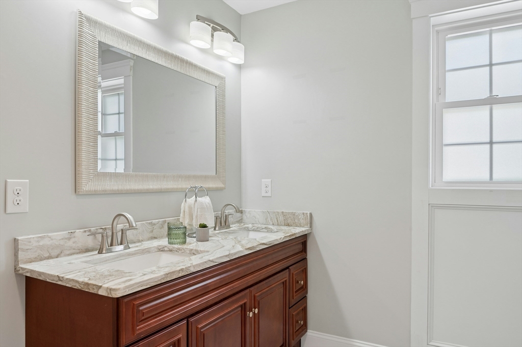 129 Derby Street Worcester, MA 01604 - Photo 27 of 41