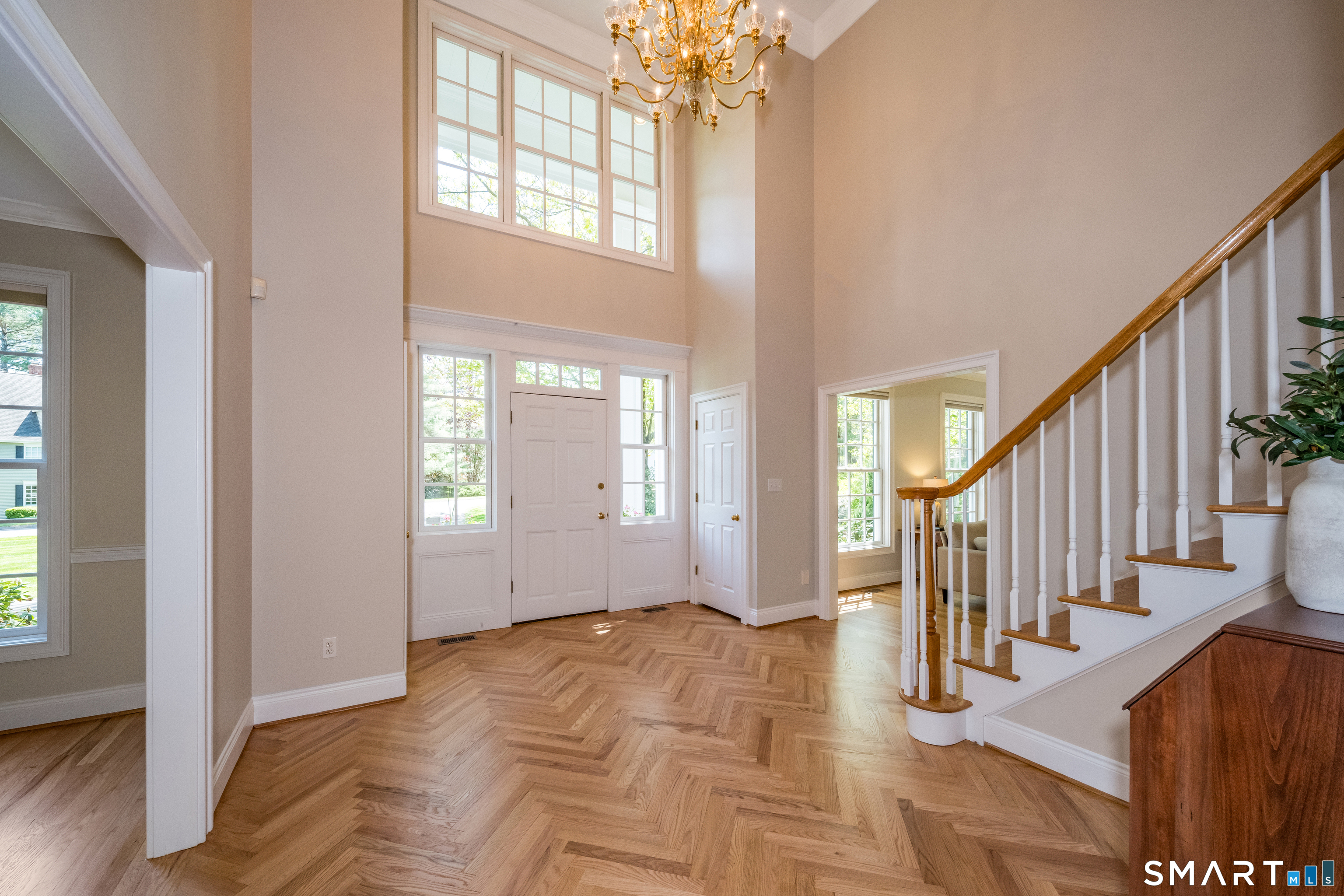 6 Timothy Way Avon, CT 06001 - Photo 4 of 38