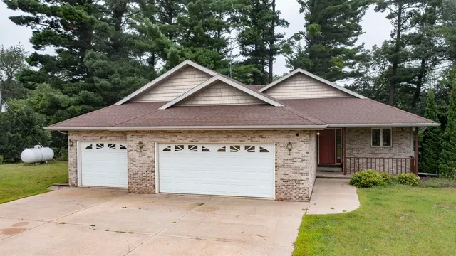 $499,000 | N6838 Steffen Court, Scandinavia, WI 54977