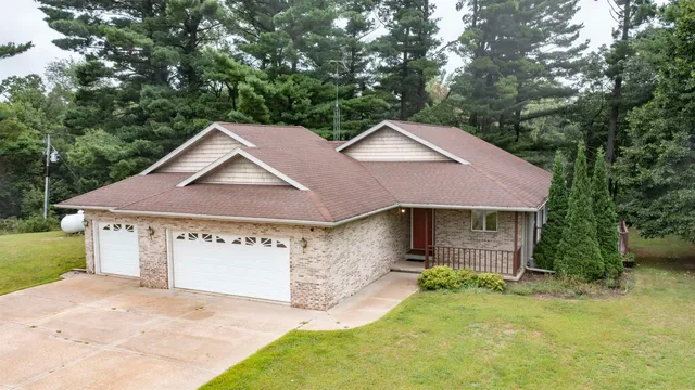 $499,000 | N6838 Steffen Court, Scandinavia, WI 54977