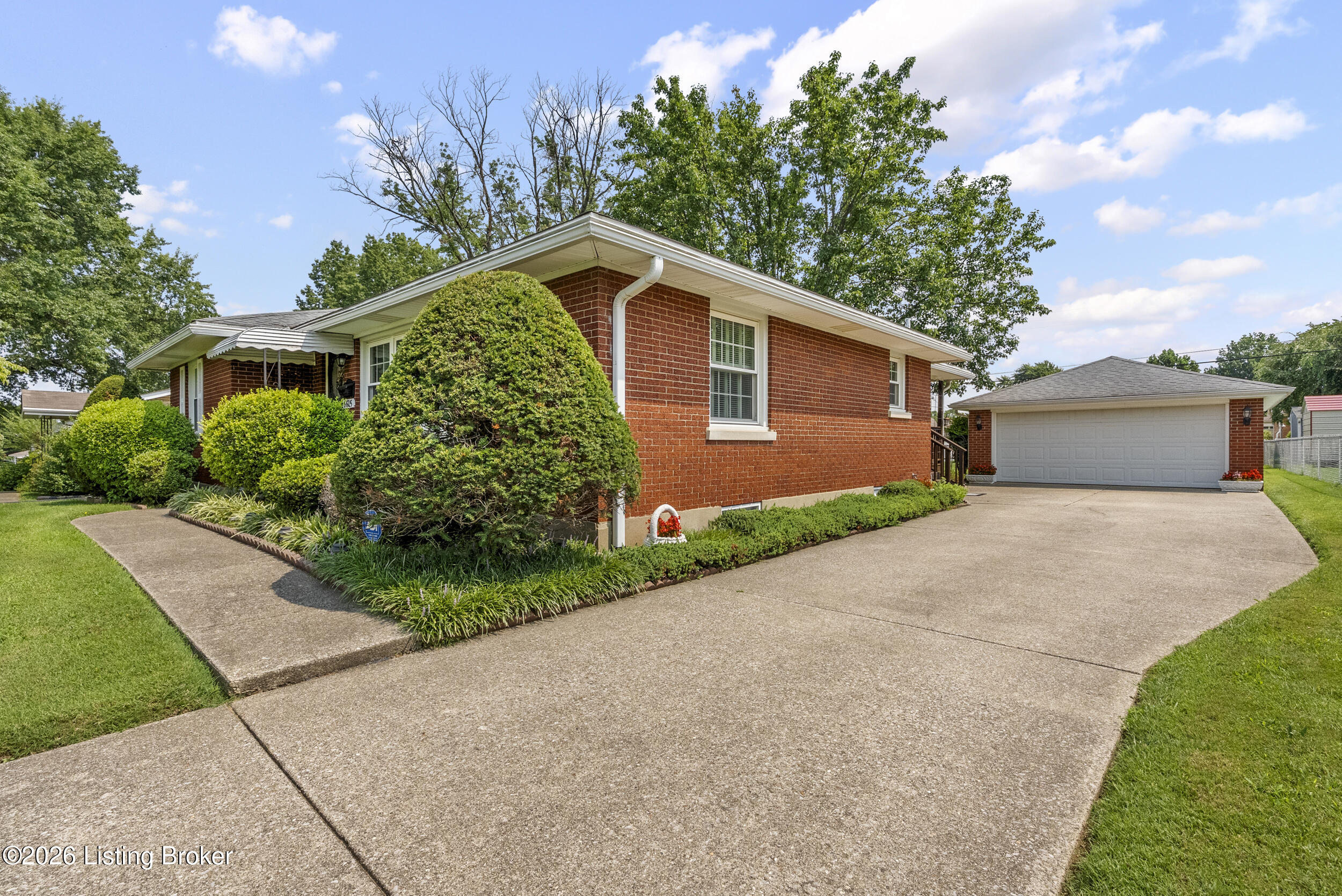 8605 Smithton Road Louisville, KY 40219 - Photo 4 of 40 dsc04163