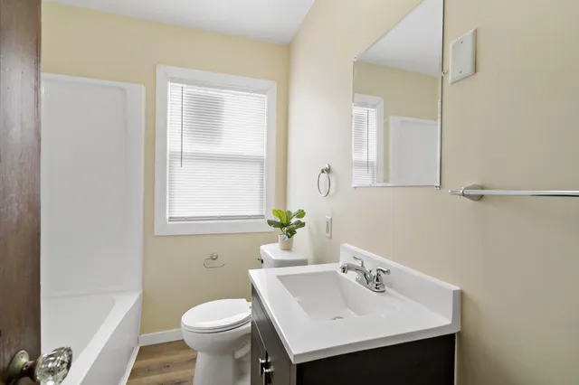 $250,000 | 2032 Ames Avenue East, St. Paul, MN 55119