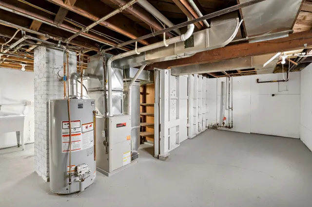 $250,000 | 2032 Ames Avenue East, St. Paul, MN 55119