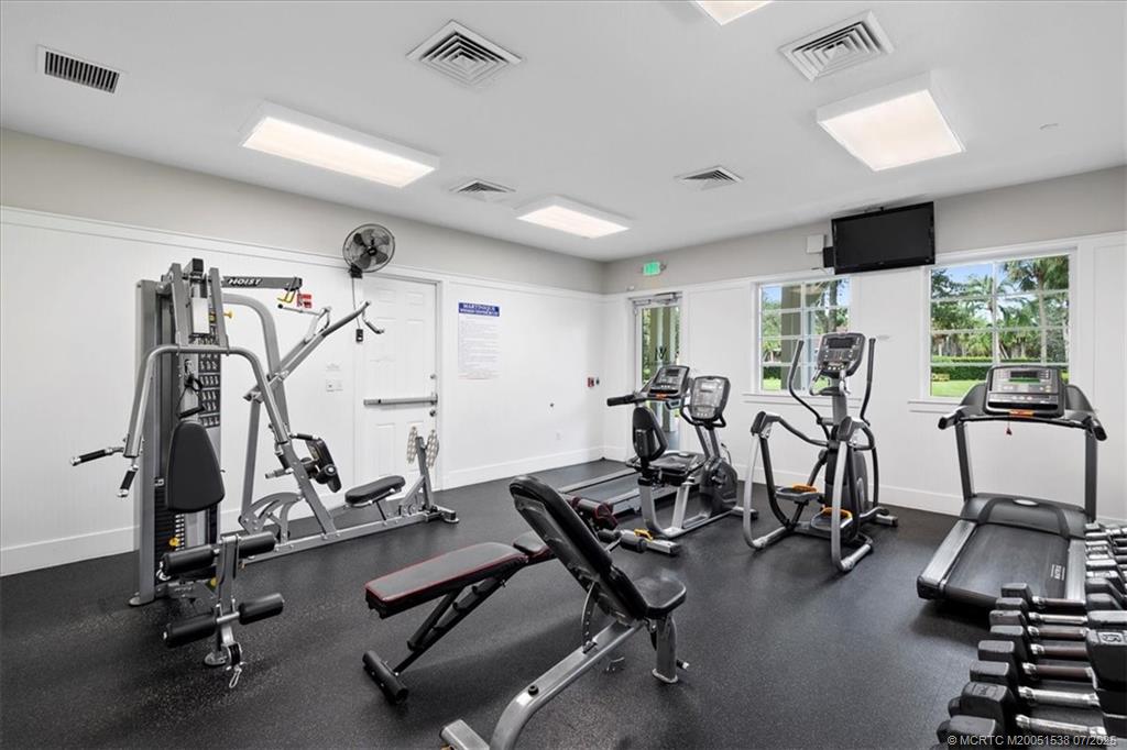 107 Castries Drive Jupiter, FL 33458 - Photo 38 of 39 a view of a room with gym equipment