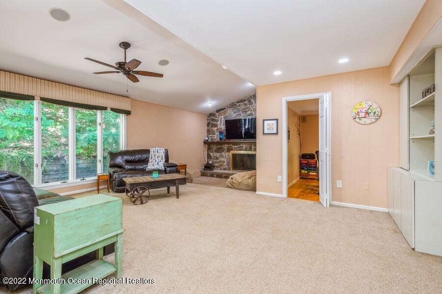 3 Canyon Run Road Holmdel, NJ 07733 - Photo 13 of 36 13_3CanyonRun_3_FamilyRoom_LowRes