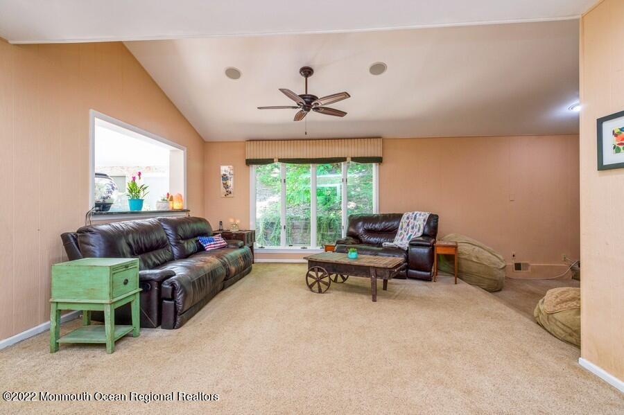 3 Canyon Run Road Holmdel, NJ 07733 - Photo 15 of 36 16_3CanyonRun_3003_FamilyRoom_LowRes