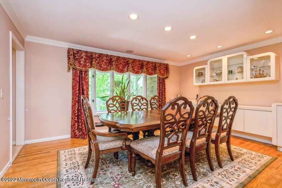 3 Canyon Run Road Holmdel, NJ 07733 - Photo 18 of 36 11_3CanyonRun_2_DiningRoom_LowRes