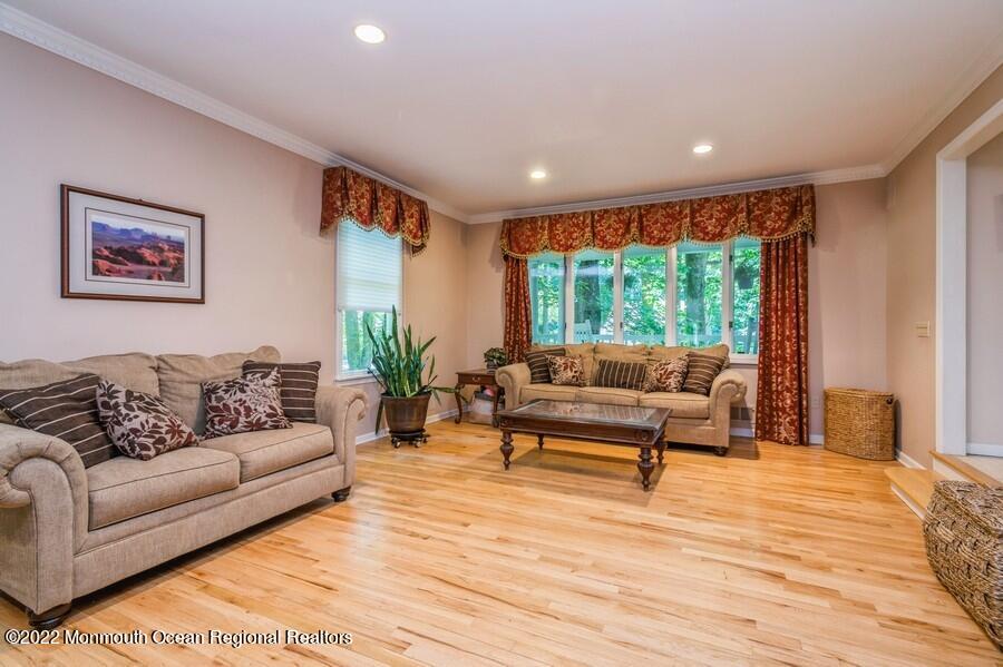 3 Canyon Run Road Holmdel, NJ 07733 - Photo 6 of 36 05_3CanyonRun_1_LivingRoom_LowRes