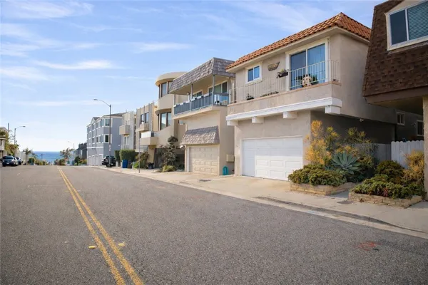 $2,850 | 733 Manhattan Beach Boulevard, Unit B, Manhattan Beach, CA 90266