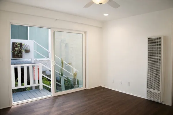 $2,850 | 733 Manhattan Beach Boulevard, Unit B, Manhattan Beach, CA 90266