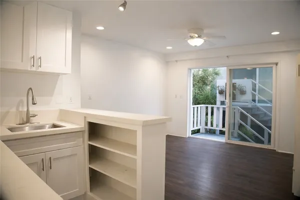$2,850 | 733 Manhattan Beach Boulevard, Unit B, Manhattan Beach, CA 90266