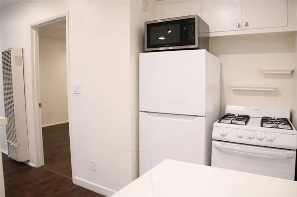 $2,850 | 733 Manhattan Beach Boulevard, Unit B, Manhattan Beach, CA 90266