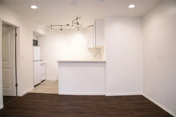 $2,850 | 733 Manhattan Beach Boulevard, Unit B, Manhattan Beach, CA 90266