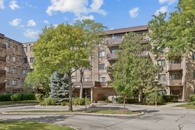 $229,900 | 700 Wellington Avenue, Unit 419, Elk Grove Village, IL 60007