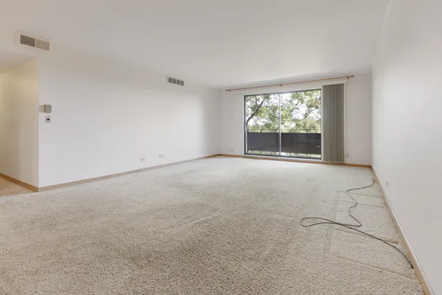 $229,900 | 700 Wellington Avenue, Unit 419, Elk Grove Village, IL 60007