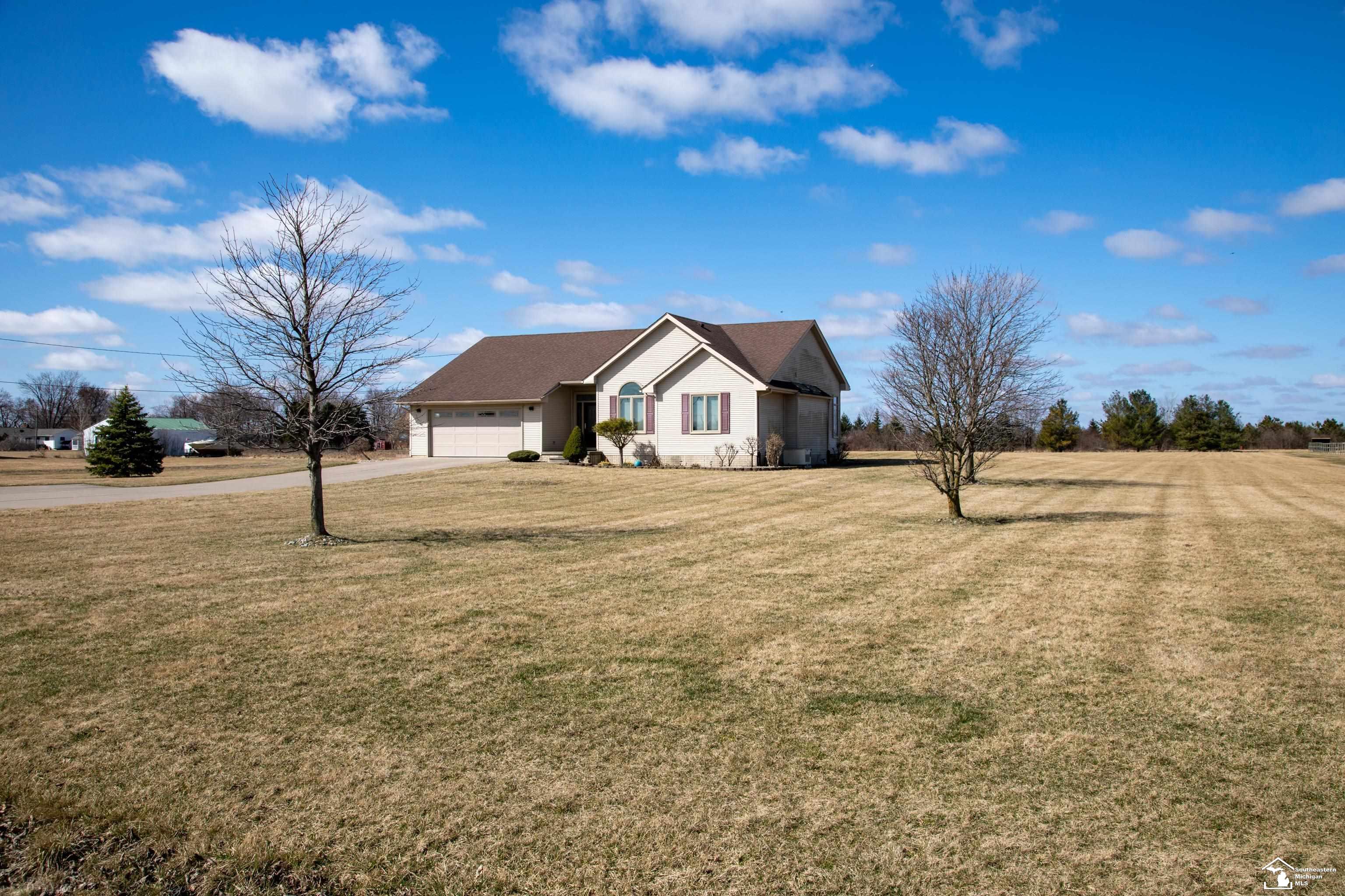8901 Chinavare Road Newport, MI 48166 - Photo 5 of 44 50170434-8cacaea1-1015-4ba9-9962-d394035184c7.JPG