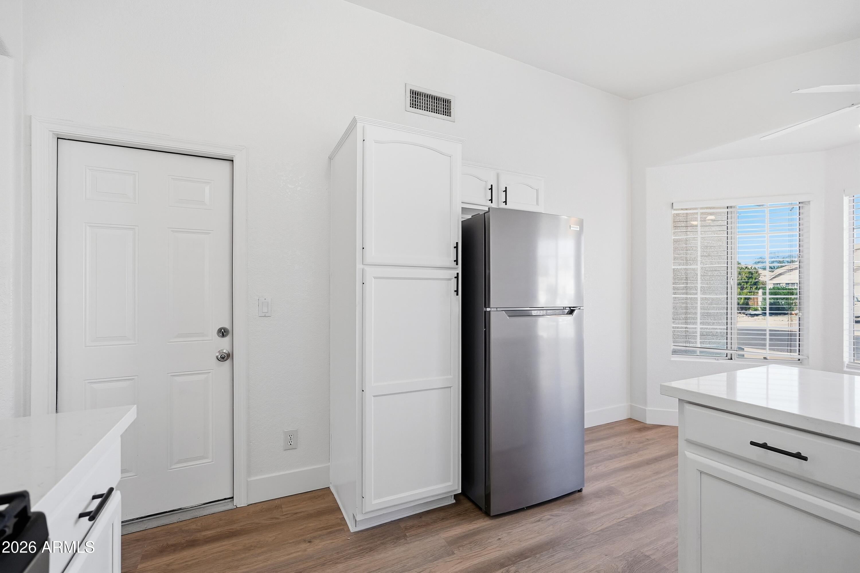 125 West Smoke Tree Road Gilbert, AZ 85233 - Photo 11 of 33 010_ListerPros