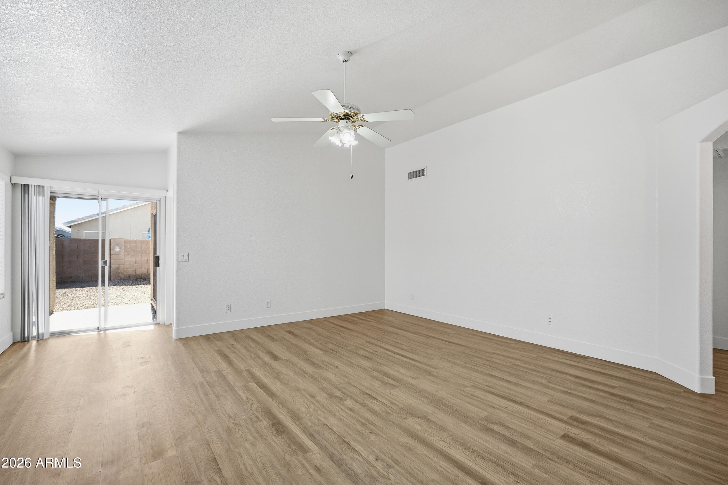 125 West Smoke Tree Road Gilbert, AZ 85233 - Photo 14 of 33 014_ListerPros