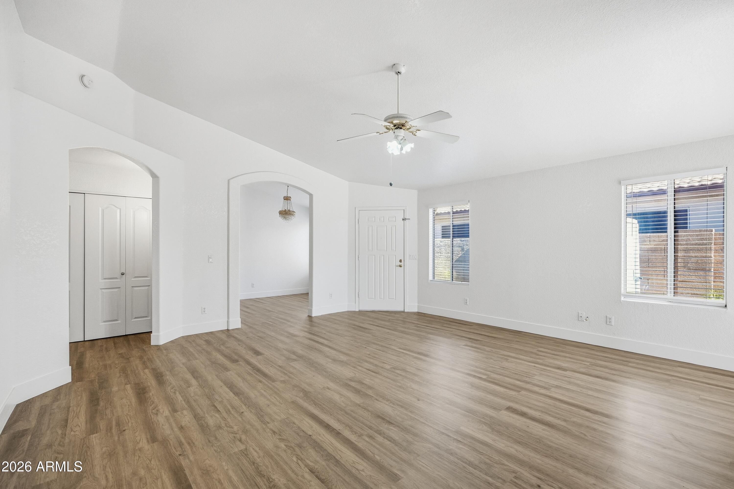 125 West Smoke Tree Road Gilbert, AZ 85233 - Photo 6 of 33 005_ListerPros