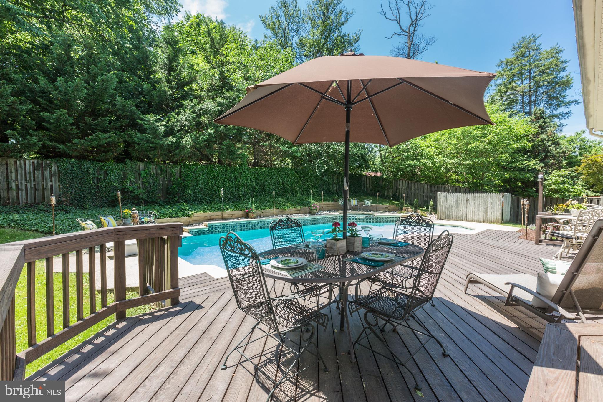 2861 Chain Bridge Road Vienna, VA 22181 - Photo 11 of 30 Take the Party Outside!
