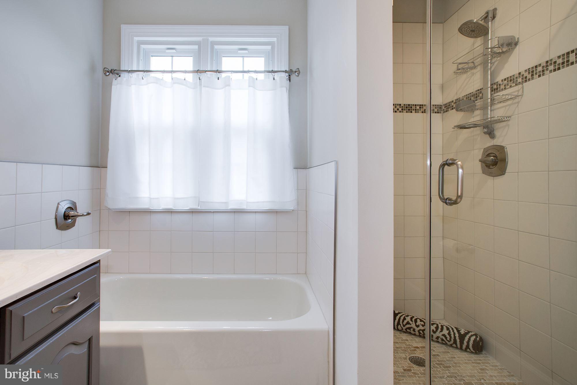 2861 Chain Bridge Road Vienna, VA 22181 - Photo 24 of 30 Bath #2, Rare Tub & Separate Shower