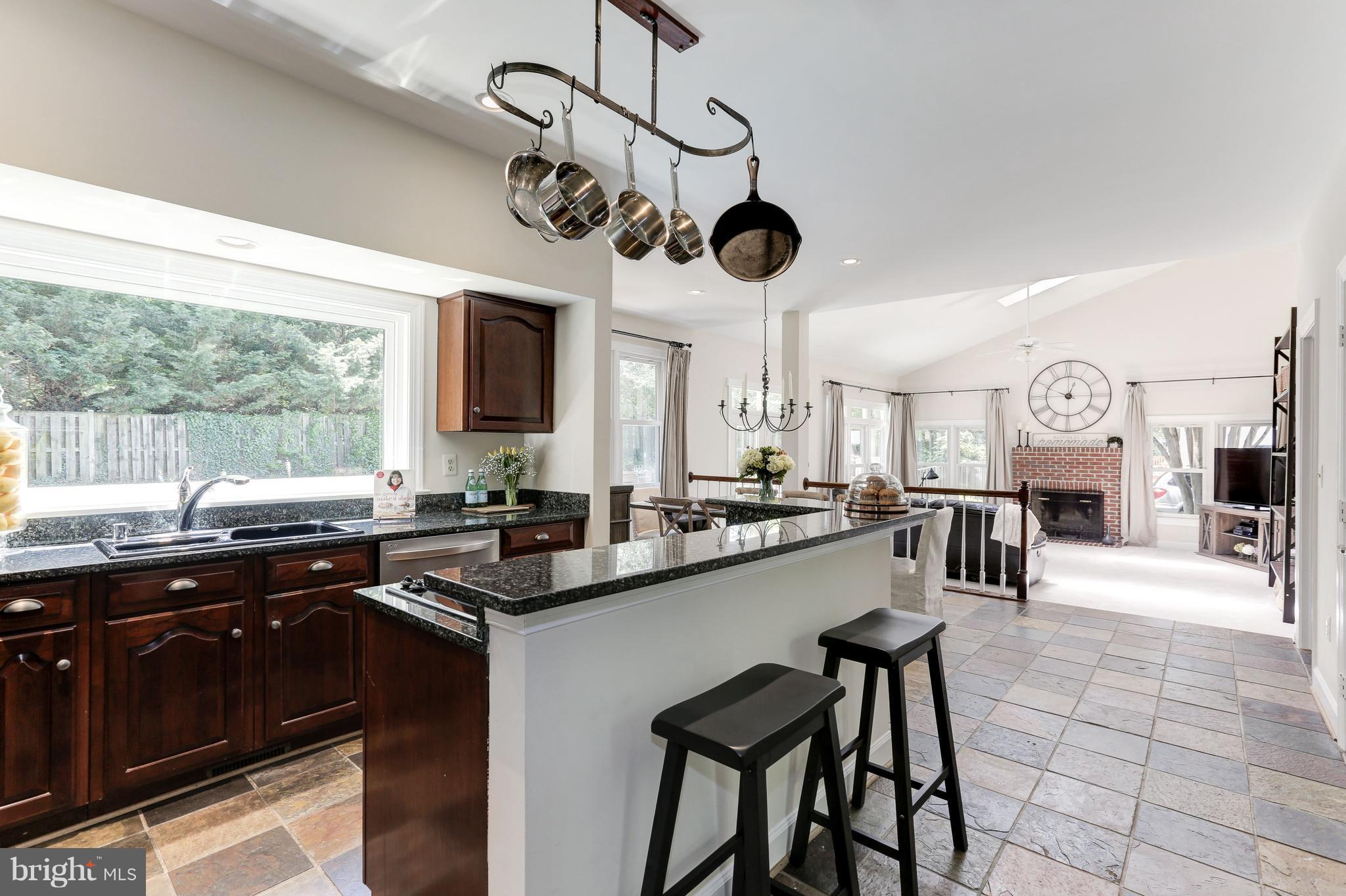 2861 Chain Bridge Road Vienna, VA 22181 - Photo 8 of 30 Kitchen: Counter Seating, Granite & MORE!