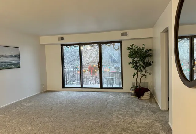 $249,000 | 825 Pearson Street, Unit 3D, Des Plaines, IL 60016