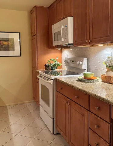 $249,000 | 825 Pearson Street, Unit 3D, Des Plaines, IL 60016