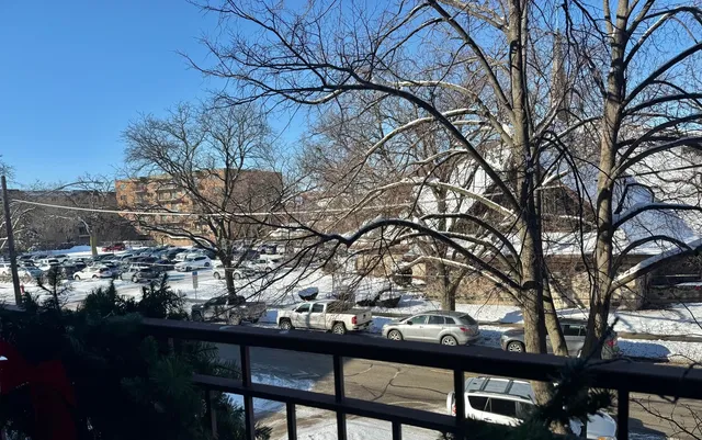 $249,000 | 825 Pearson Street, Unit 3D, Des Plaines, IL 60016
